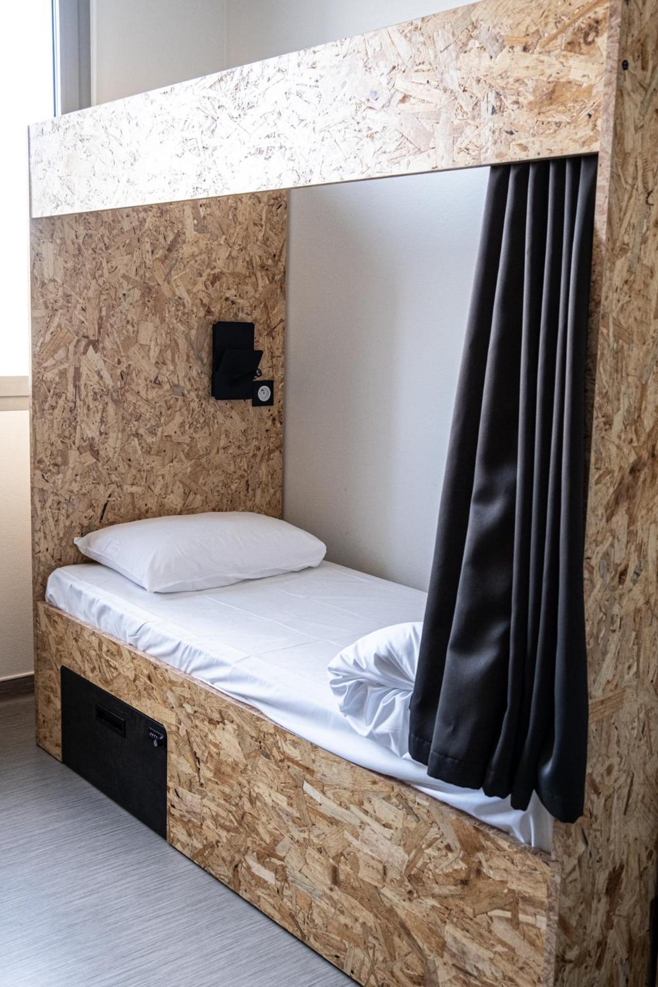 Auberge De Jeunesse Hi Клермон-Феран Екстериор снимка